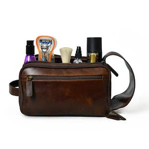 MOUSM Groomsmen Gift, Groomsmen Proposal, Personalized Mens Leather Toiletry Bag Groomsman Gift, Solid Brown Leather Dopp Kit,Groom Gift Bag