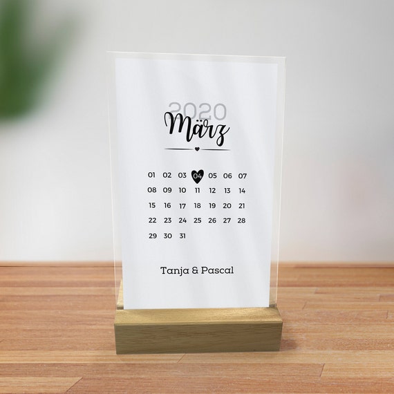 15 Personalized Anniversary Gifts for the 1st Year of Marriage