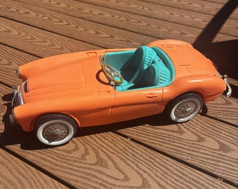 Auto vintage Barbie Austin Healey 3000 MKII Convertible del 1962, colore pesca/verde acqua, prodotta da Mattel.