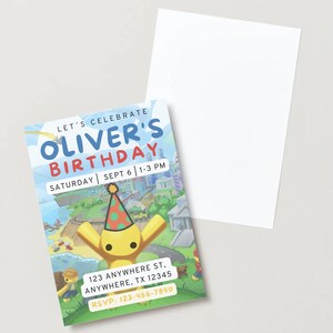 Op de afbeelding: Een kleurrijke verjaardagsuitnodiging met de tekst "LET'S CELEBRATE OLIVER'S BIRTHDAY" en evenementdetails. De uitnodiging toont een stripfiguur en een schilderachtige achtergrond. Bevat adres- en RSVP-informatie.