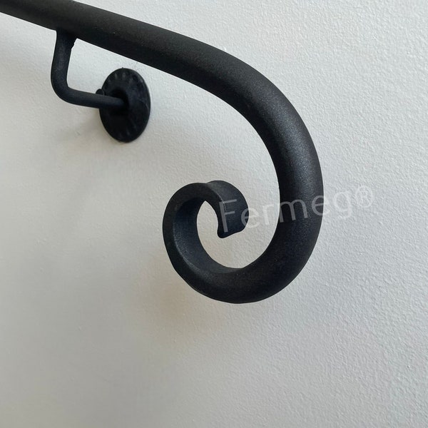 Handcrafted Wrought Iron Handrail – Vatican Model – Diameter 25 mm – Length 50–400 cm – Made in Italy – Elegant and Safe