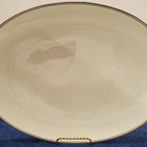 Mikasa Wellesley 15&quot; Oval Serving Platter LK