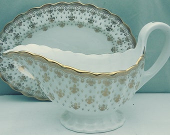 Spode Fleur De Lys-Gold (Bone,Gold Trim) Gravy Boat & Underplate (Relish)