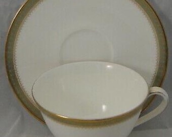Zestaw 4 filiżanek i spodków Royal Doulton Clarendon z nóżkami