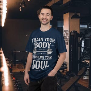 Christian Gym T-Shirt Train Your Body Discipline Your Soul Shirt Religious Men Gift Jesus Tee Bible Verse Apparel afbeelding 7