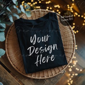 Maquette de t-shirt noir Bella Canvas 3001