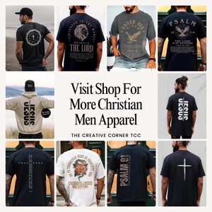 Op de afbeelding: Collectie christelijke kleding voor heren, inclusief t-shirts en een hoodie. De shirts tonen religieuze teksten en afbeeldingen zoals een kruis, leeuw, adelaar en roos. De hoodie heeft "JESUS" op de achterkant gedrukt.