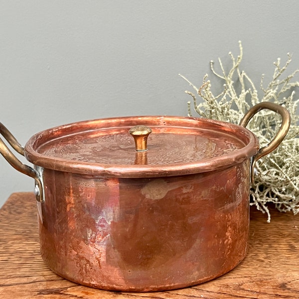 Vintage copper pan with two brass handles and lid by Peerage - 18 cms