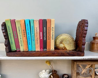Vintage sliding extendable carved wooden bookends/bookshelf
