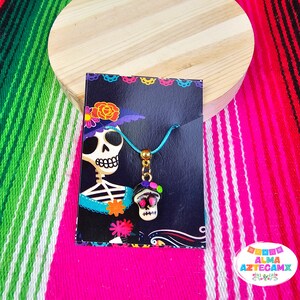 Collar con dije de calavera hecho a mano, Collar Mexicano, Día de los Muertos, Regalo Artesanías