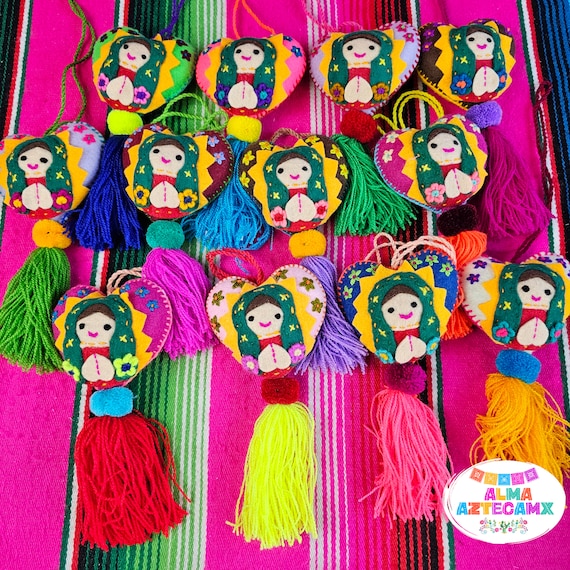 タッセル刺繍フェルト / ハンドバッグキーホルダー / Virgencita