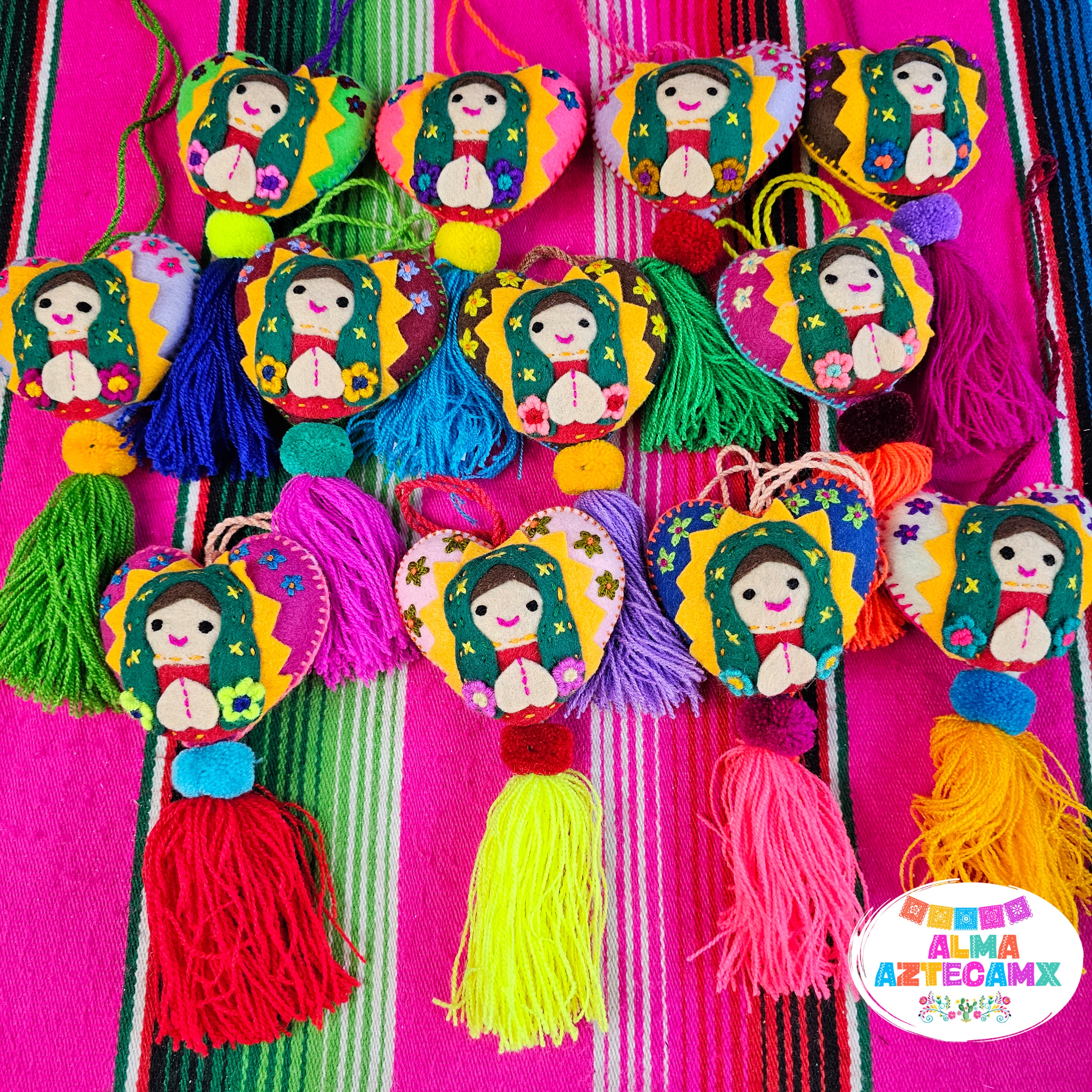 タッセル刺繍フェルト / ハンドバッグキーホルダー / Virgencita