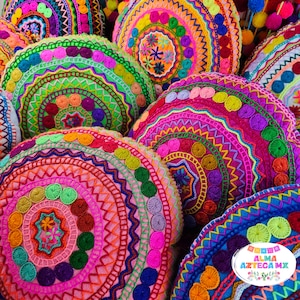 メキシコで手作りされた刺繍入りクッション / Almohada Bordada a Mano