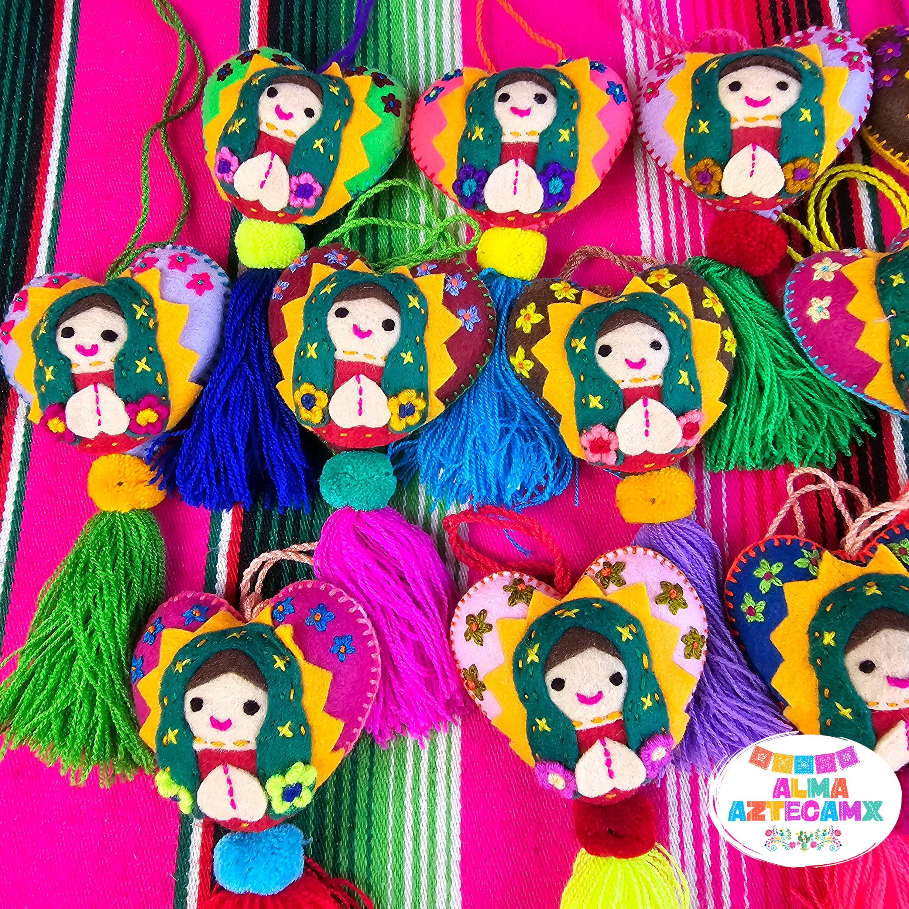 262 タッセルキーホルダー＊ぷっくりハート✨ハンドメイド✨ 98 タッセルキーホルダー＊ぷっくりハートチャーム✨ハンドメイド