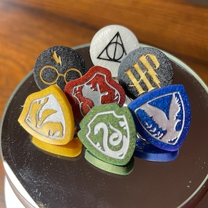 Wizard House Crest Pins - Handmade Resin Pin - Magical Potter - Epoxy Resin - HP School Teaching Classes Wand - Snake Raven Badger Lion