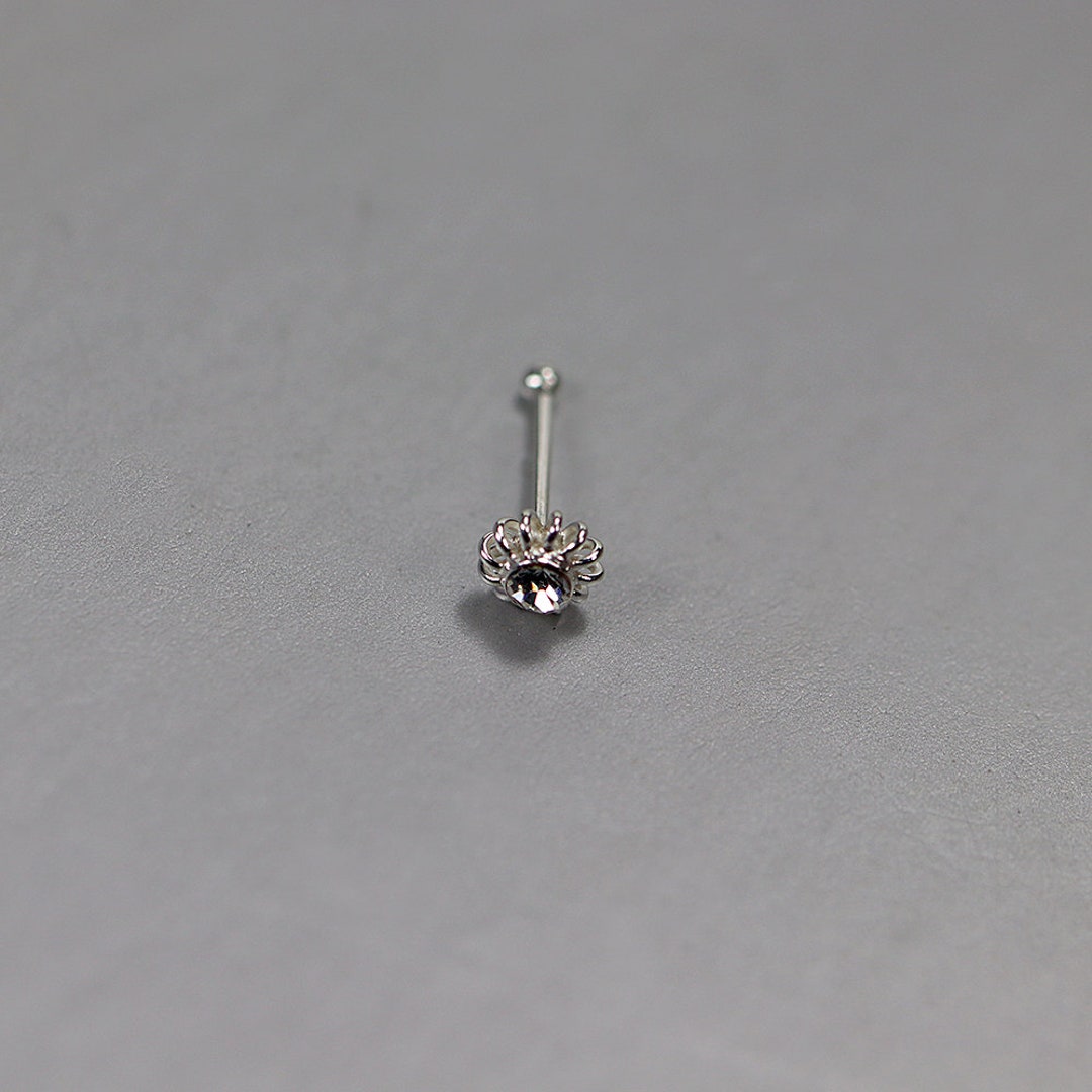 Sterling Silver,Diamond NP1057 Flower Nose Stud At ₹ 999/piece In Mumbai - Foto 2
