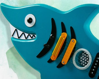 Brook Guitar Replica One Piece Cosplay Accessory. Brook musical instrument EVA e PVC one size cosplay One Piece Cosplaymood Creations