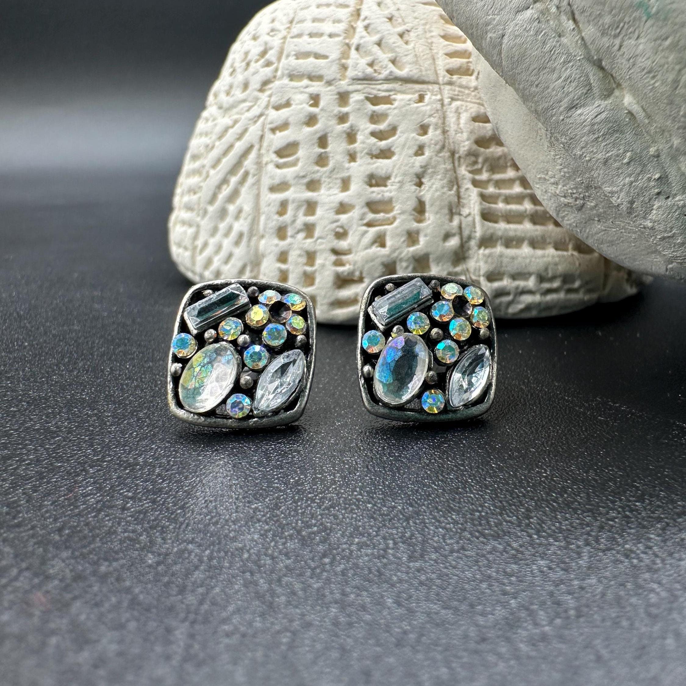 スクエア型水晶✦コンケーブカット✦イヤリング | Pay ID ヴィンテージ ラインストーン スクエア イヤリング スクエア クリスタル イヤリング シルバー ジオメトリ スクエア スタッド イヤ