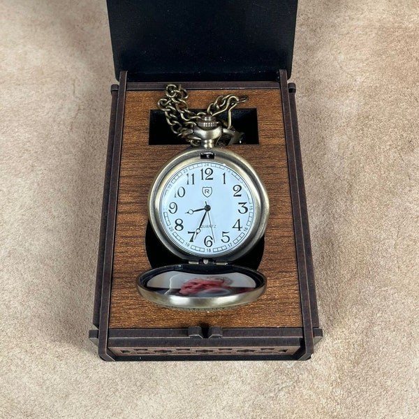 Montre de poche personnalisée pour le marié - Montre personnalisée commémorative pour un anniversaire - Montre de poche à gravure pour le garçon d'honneur - Cadeau de garçon d'honneur