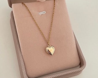 Vintage Gold open locket necklace, gold love heart locket photo necklace, stainless steel necklace, gold Jewellery Minimalist Dainty jewelry