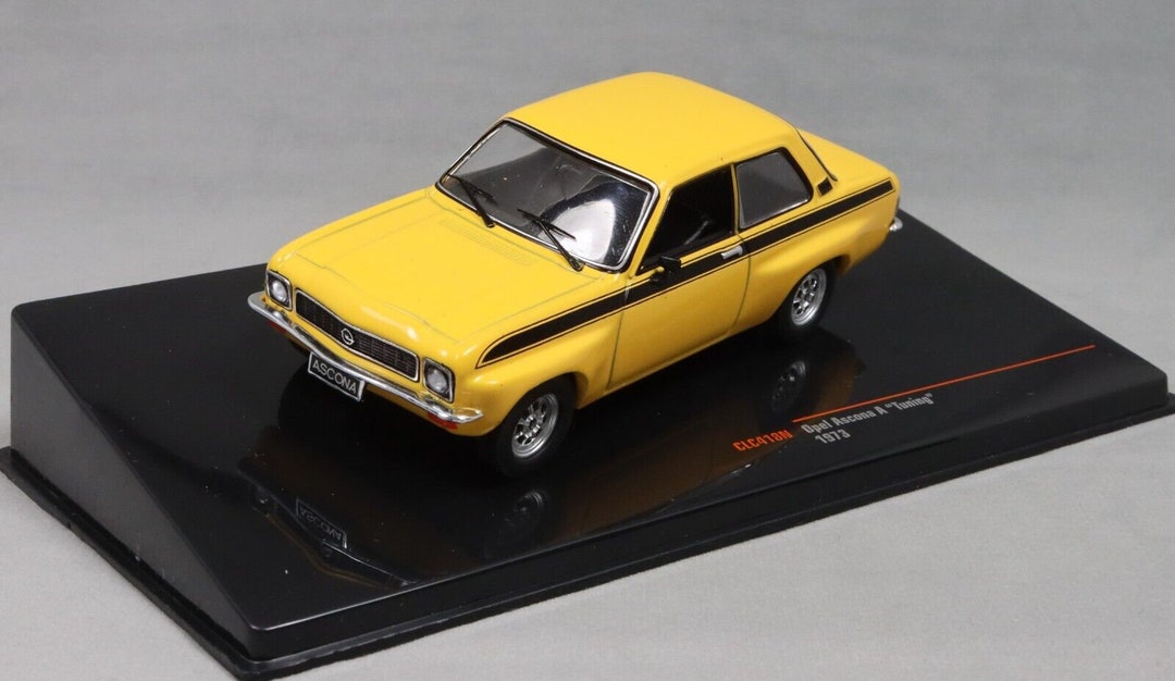 Ixo Opel Ascona A Tuning 1973 geel modelauto 1