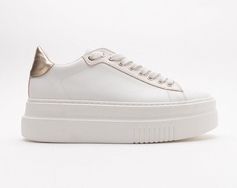 Weiße Plateau-Turnschuhe für Frauen, Minimalistische Plateauschuhe, bequeme Alltagsschuhe, handgefertigte Damenschuhe, Geschenk für Sie