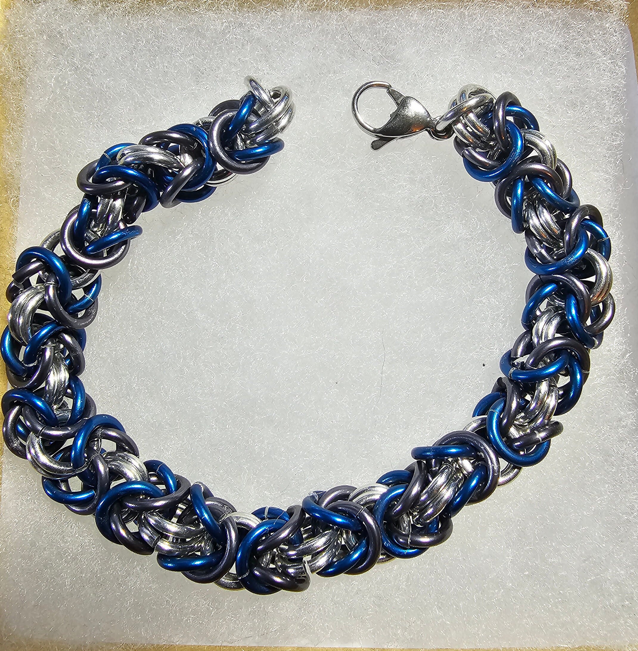 ブルー、グレー、シルバーのアルマイト加工アルミニウム製ビザンチン