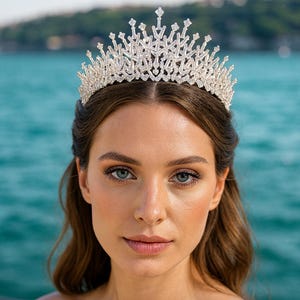 Luxe bruidstiara met swarovski-zirkonia, kristallen huwelijkskroon, elegante zilveren bruidszendspoel, koninklijke prinsestiara voor bruid - koningin tiara