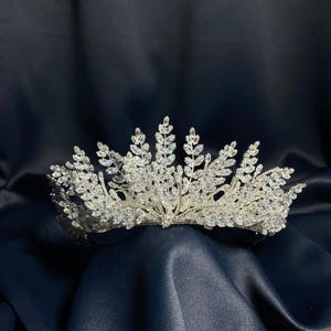 Luxury Swarovski Bridal Tiara | Zircon Floral Wedding Crown | Crystal Tiara | Silver Queen Crown | Bridal Headpiece | Wedding Accessories
