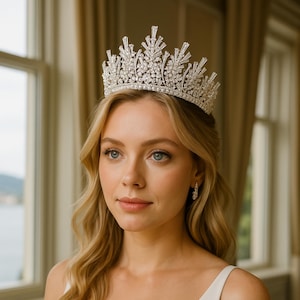 Luxury Zirconia Bridal Tiara | Crystal Wedding Tiara, Bridal Crown, Queen Tiara | Hair Accessories for Brides | Swarovski Wedding Crown