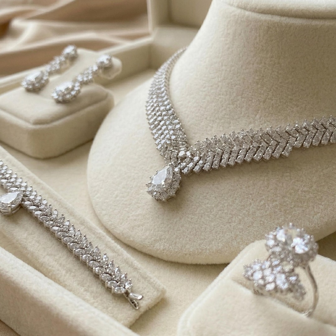 crystal-bridal-jewelry-set-silver-necklace-earrings-bracelet-cubic