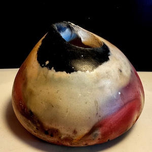 Vintage Signed Mary Hammond Studio Pottery Vase| Sculptural Irregular Rim | Pink Cream Vessel