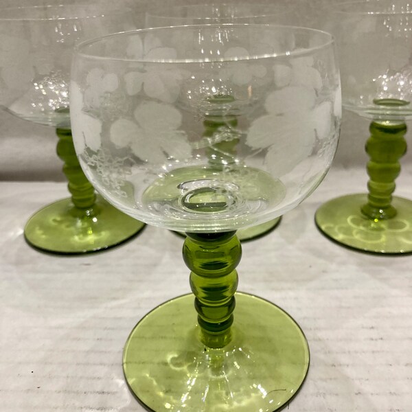 Roemer Behive Wine Glasses Set of 4 & Ornamental Stand