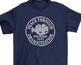 Camiseta Peace Through Dramatization Players (preta, azul-marinho, urze escura)