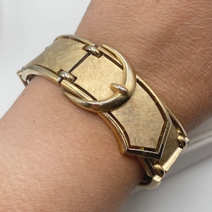 Pulsera vintage con hebilla de cinturón de oro cepillado Trifari