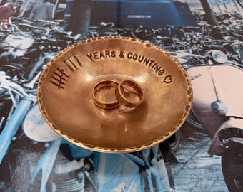 Bronzen schaal, 10 cm. Cadeau voor het 8e of 19e huwelijksjubileum.