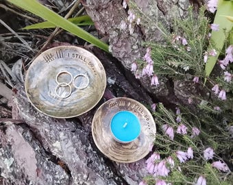 Set van 2 gegraveerde vintage bronzen schaaltjes | Cadeau voor het 8e huwelijksjubileum | Ringhouder | Rustieke decoratie | 10 cm en 7,5 cm