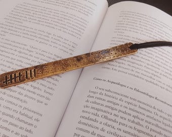 Bronzen boekenlegger – 8e huwelijksjubileum | Gegraveerde talismannen | Bronzen jubileumcadeau