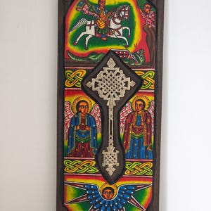 Vintage Ethiopisch-orthodoxe Tewahedo handgeschilderd houten icoon met metalen kruis