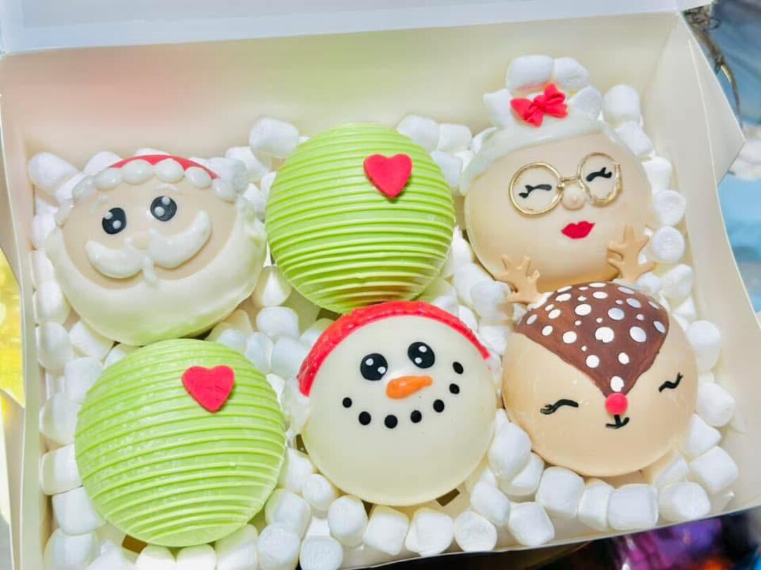 Hot Chocolate Bomb 4 Pack Cocoa Bombs Christmas Characters ...