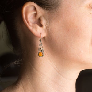 Handmade amber vintage earrings,vintage jewelry,special gift for her,unique Baltic amber earrings,classic everyday earrings,boho earrings