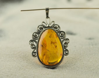 Anhänger, Bernstein Anhänger, besonderes Geschenk, Edelstein Anhänger, einzigartiger handgemachter Anhänger, baltischer Bernsteinschmuck, Vintage Bernsteinschmuck, Weihnachtsgeschenk
