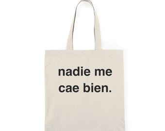 Nadie me cae bien. Bolso de mano natural.