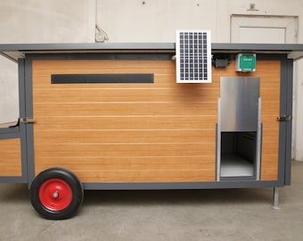 Chicken coop Rosina with 2 wheels wood look