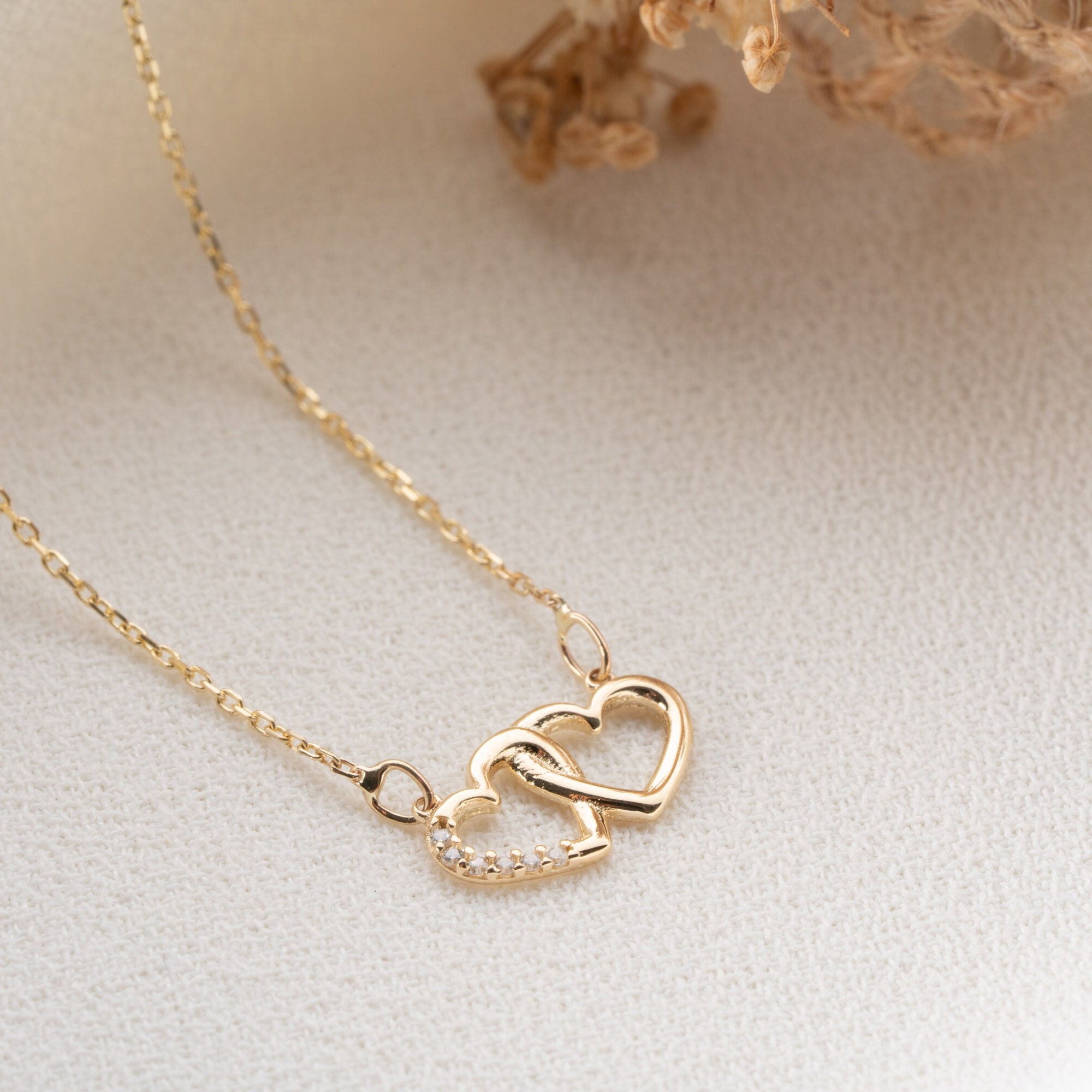 Gold chain heart design deals