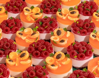 Large box of soap 70 pieces Raspberries Cheese-Cake Soap 35pieces Cheese-Cake Soap with Apricots 35 pieces Wedding Favors Savon Personnalisé