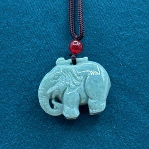 Green Jade Elephant necklaces/set