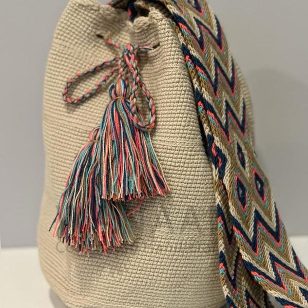 Mochila Wayuu grande / Bolso beige / Tote hecho a mano / Unisex Crochet Crossbody Boho Bolso / producto de Colombia