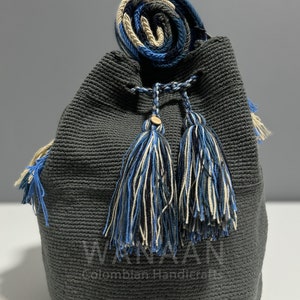 Large Wayuu mochila Bag / Grey bag / Tote Handmade / Unisex Crochet Crossbody Boho Handbag / product form Colombia / beach bag