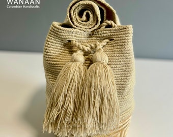 Bolso de Palma Wayuu Mediano / Color Beige / Bolso mochila hecho a mano estilo Boho hippie / Base de Palma Mawisa / Bolso de playa / mochila con canasto / regalo